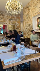 Situé dans le 6e, à quelques minutes à pied du Parc de la Tête d'Or, le Café des Anges, vous accueille pour un brunch dominical dans un cadre chic