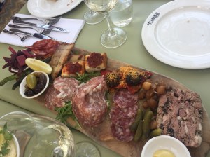 Borrelplanken in Amsterdam