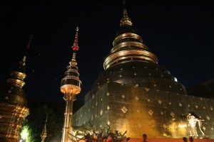 Loy Krathong at the Wat Phra Singh