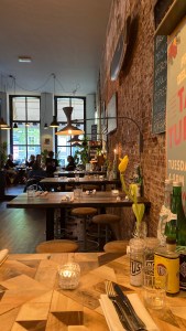 Deus Ex Machina interieur