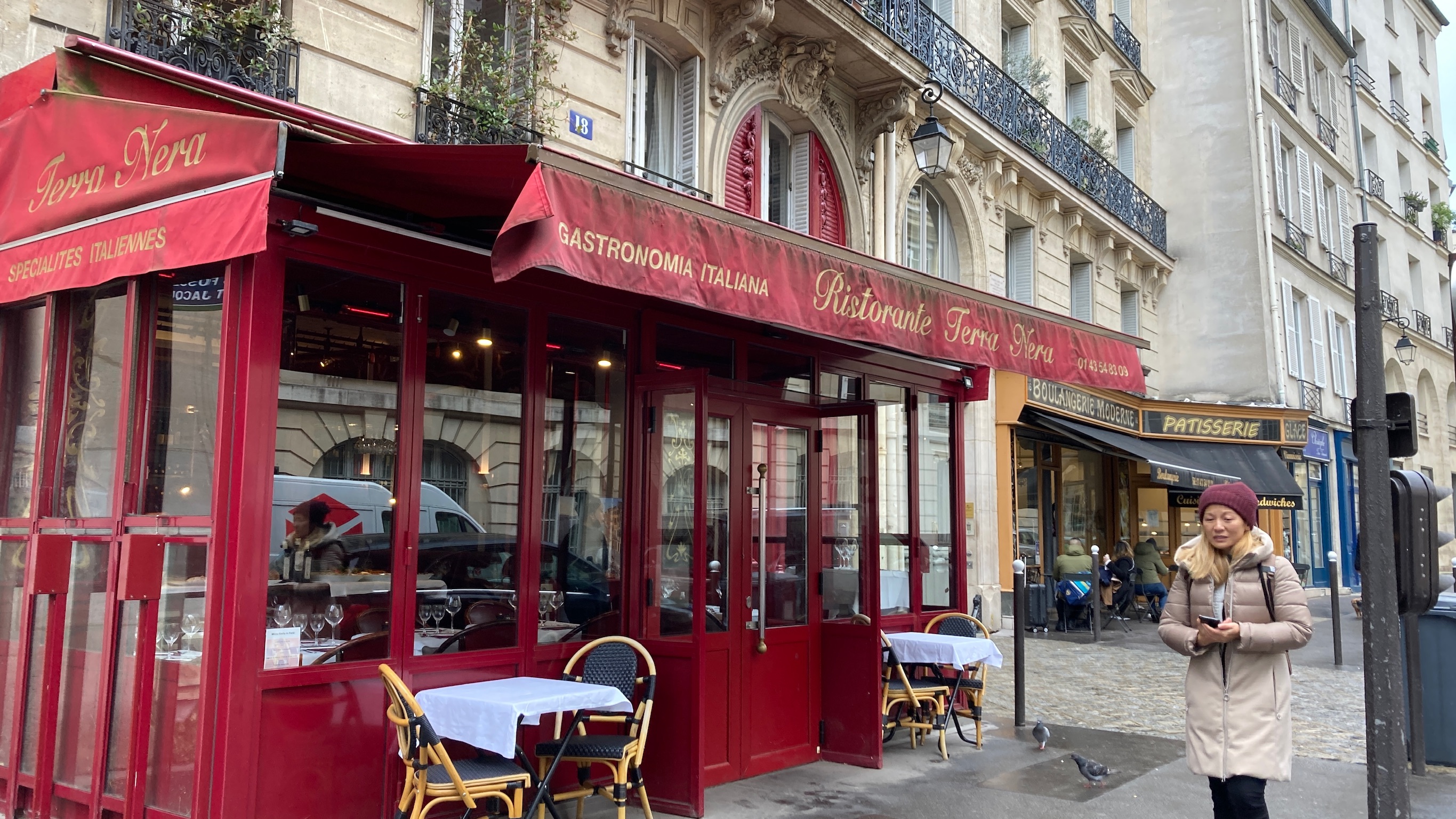 Emily in Paris restaurant Gabriel